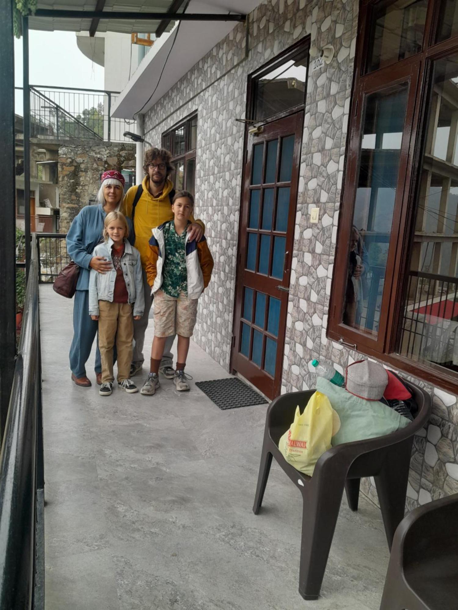 Mountain And Peace Apartment Shimla Ngoại thất bức ảnh