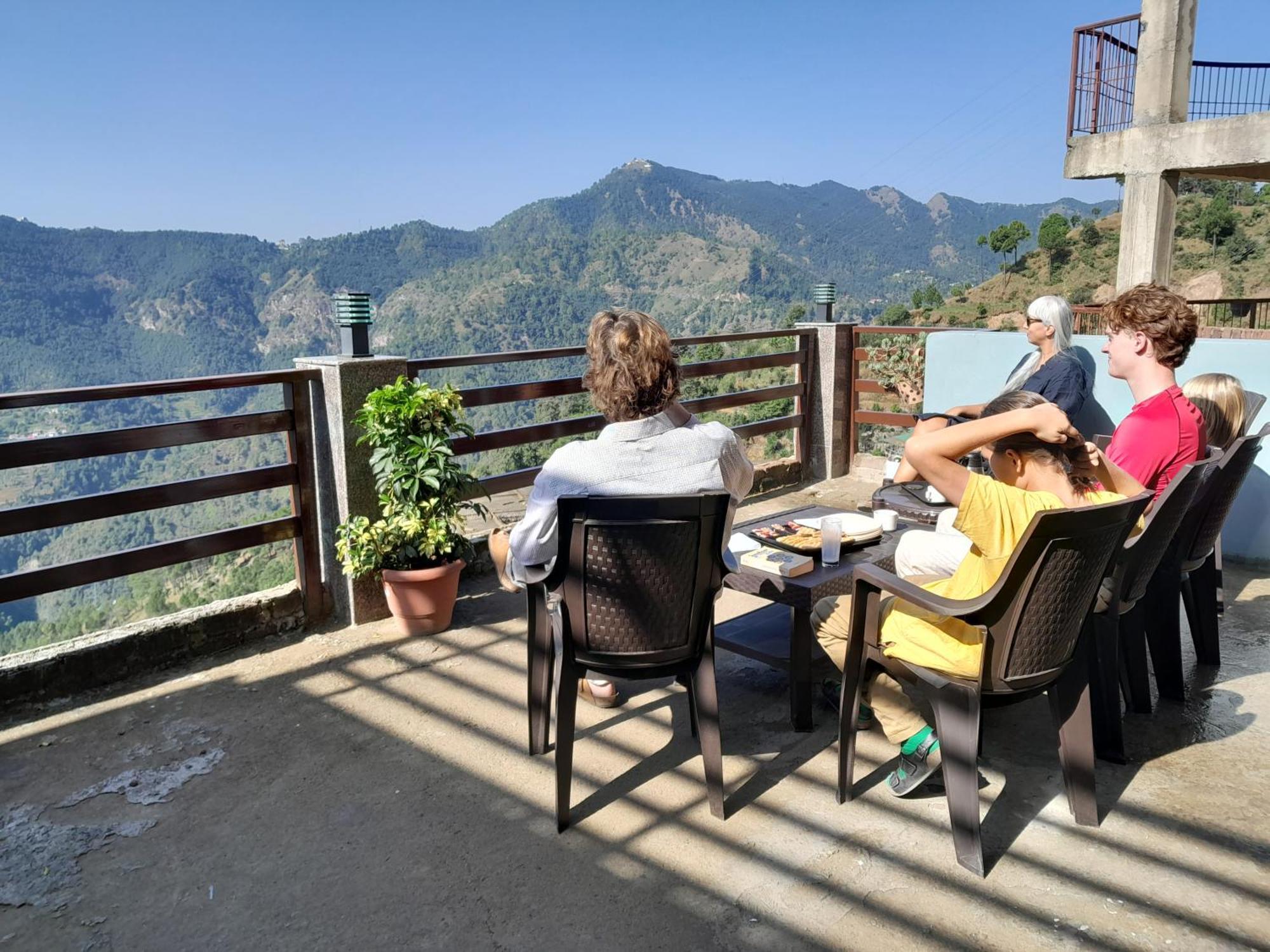 Mountain And Peace Apartment Shimla Ngoại thất bức ảnh