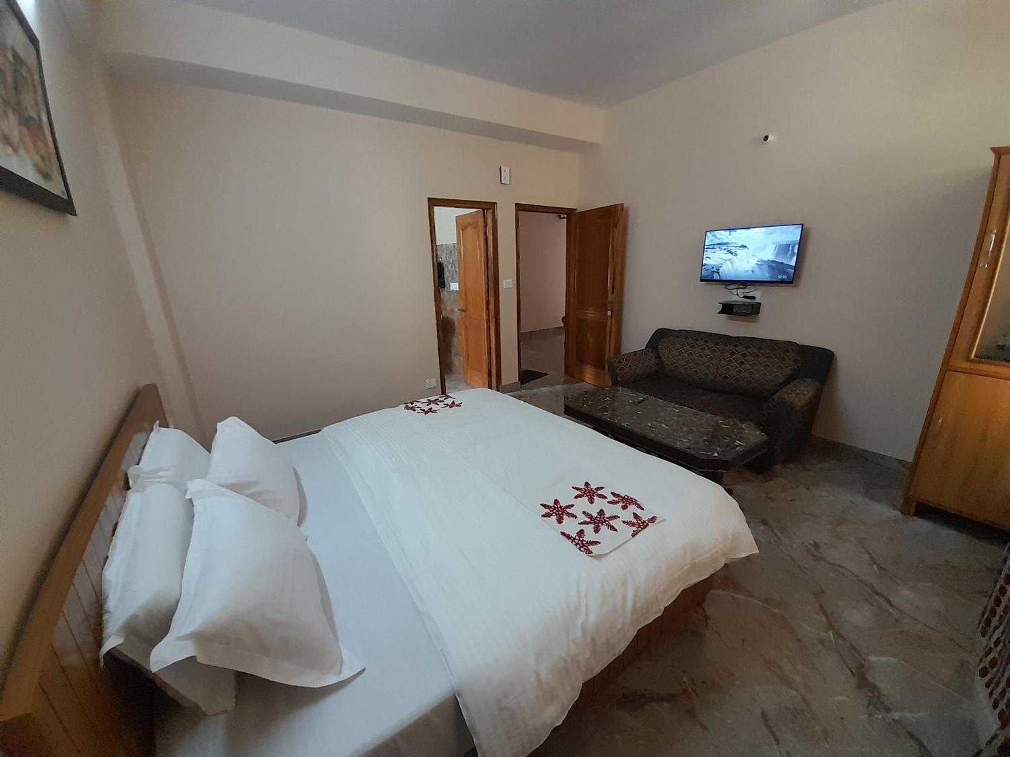 Mountain And Peace Apartment Shimla Ngoại thất bức ảnh