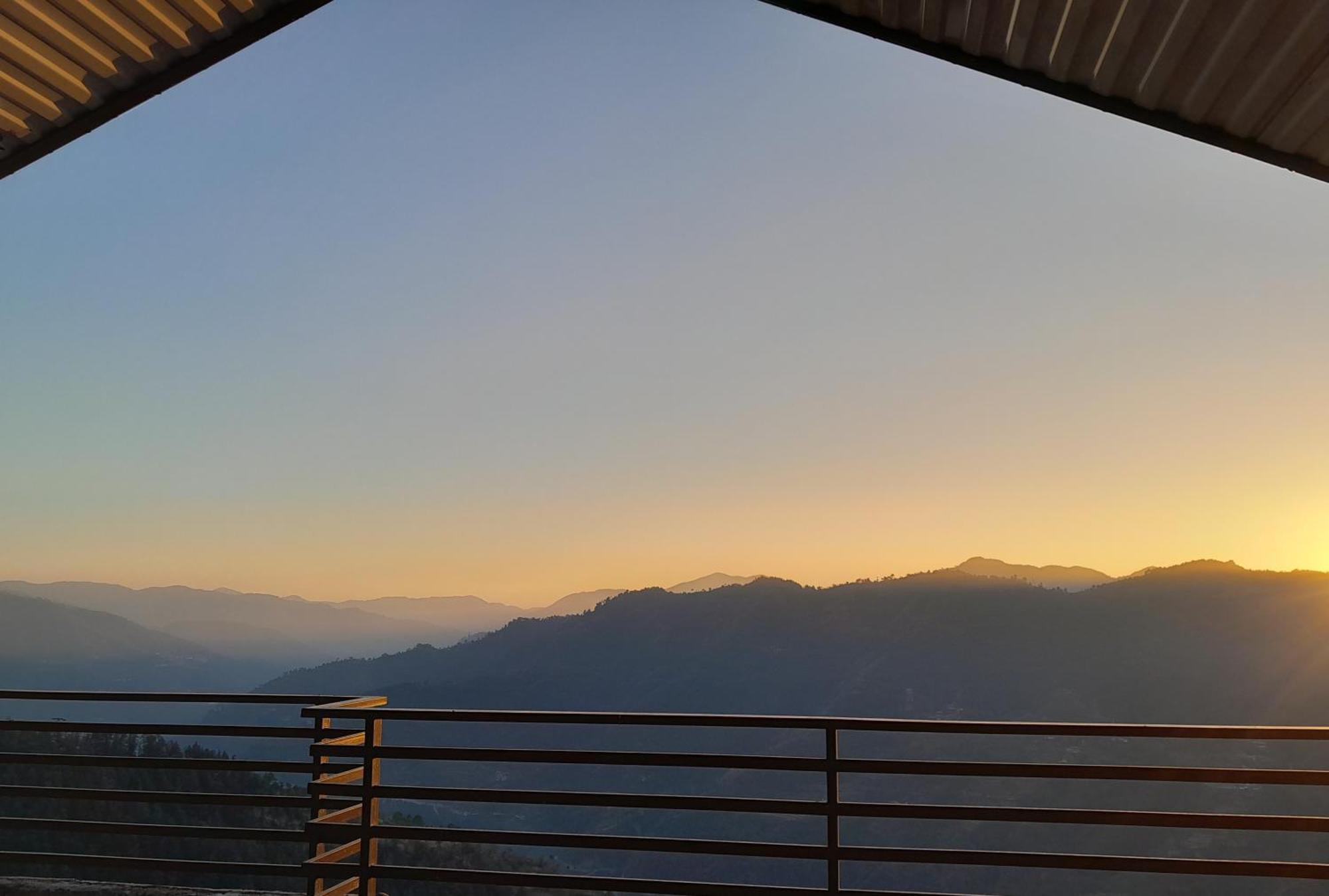 Mountain And Peace Apartment Shimla Ngoại thất bức ảnh
